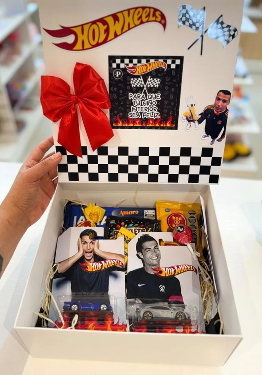 Box Hot Wheels C R 7